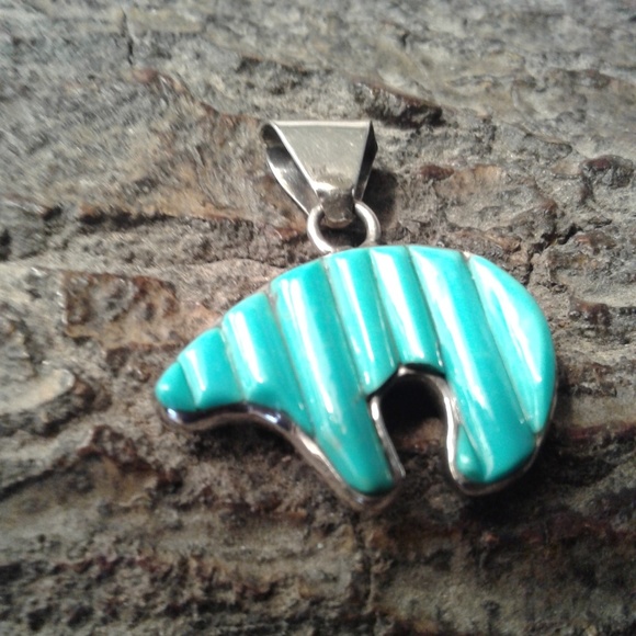 Sterling silver reversible bear fetish pendant - Picture 4 of 8